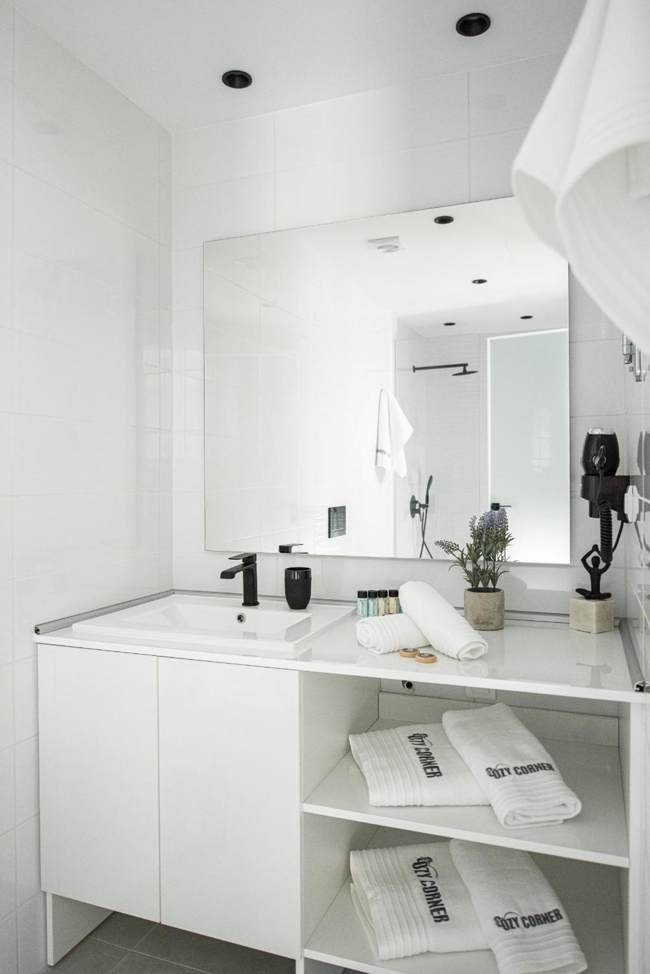 Cozy Corner Luxury Apartments Ханя Стая снимка